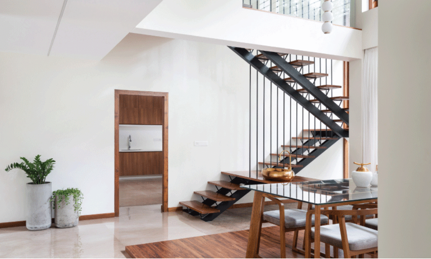 കോൺക്രീറ്റ് ഗോവണി മുതൽ ബാംബൂ ഗോവണി വരെ... അറിയാം, വ്യത്യസ്ത തരം സ്റ്റെയർകേസുകൾ