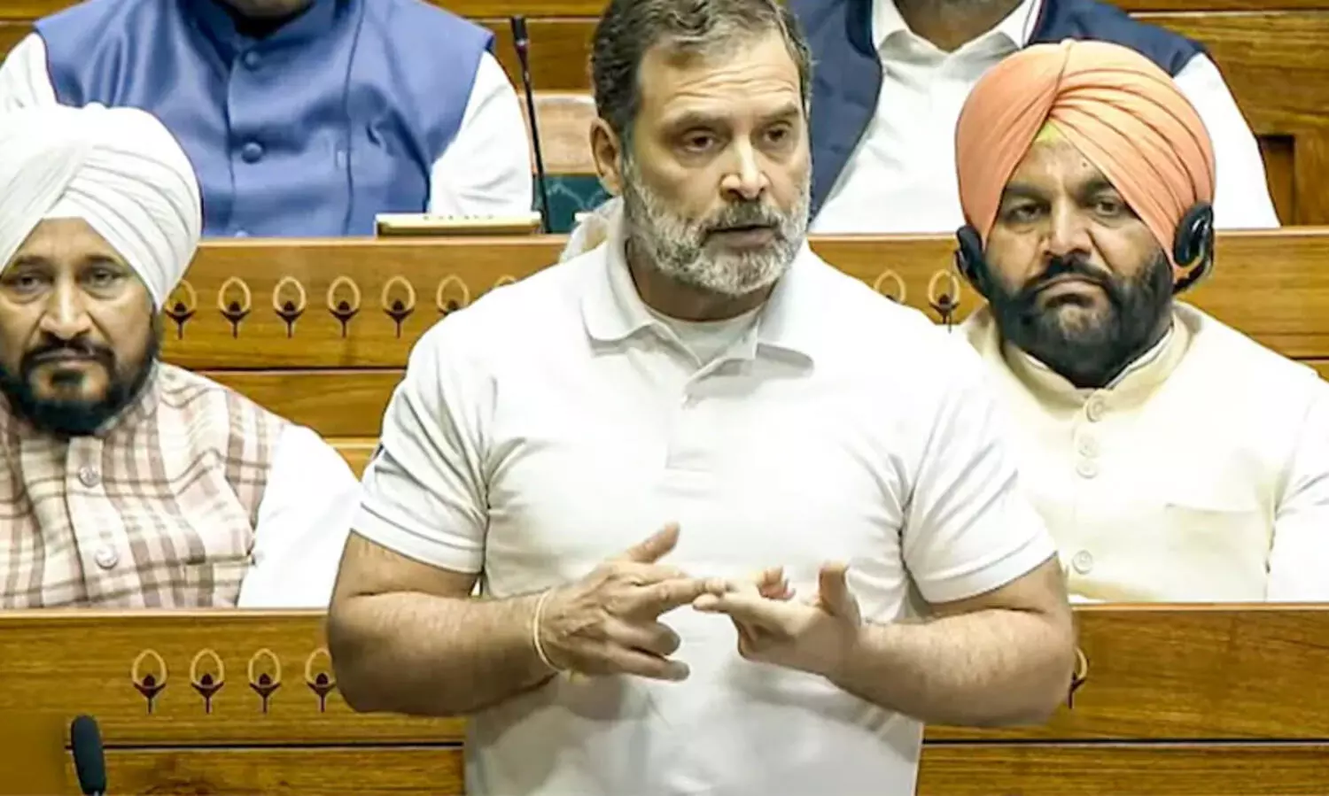 മ​ഹാ​രാ​ഷ്ട്ര​യി​ൽ അ​ഞ്ചു മാ​സ​ത്തി​നു​ള്ളി​ൽ 70 ല​ക്ഷം വോ​ട്ടു​ക​ൾ കൂ​ട്ടി​ച്ചേ​ർ​ത്തെ​ന്ന്; ക​മീ​ഷ​നെ​യും കേ​ന്ദ്ര സ​ർ​ക്കാ​റി​നെ​യും പ്ര​തി​ക്കൂ​ട്ടി​ലാ​ക്കി ലോ​ക്സ​ഭ​യി​ൽ ആ​രോ​പ​ണം