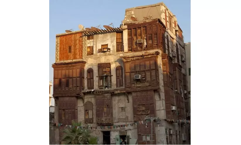 ജിദ്ദയിൽ തകരാറിലായ 351 കെട്ടിട ഉടമകൾക്ക് നഗരസഭ നോട്ടീസയച്ചു;   ലക്ഷ്യം അപകടസാധ്യതകൾ കുറക്കൽ