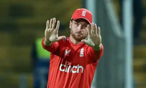 നാല് ഇമ്പാക്ട് സബ്ബുകൾ ഇവരാണ്; ടോസിനിടെ ഇന്ത്യയെ പരസ്യമായി പരിഹസിച്ച് ബട്ലർ