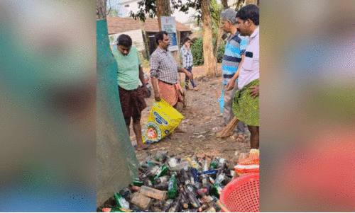ല​ഹ​രി​കേ​ന്ദ്ര​ങ്ങ​ളാ​യി രാ​മ​നാ​ട്ടു​ക​ര​യി​ലെ ഒ​ഴി​ഞ്ഞ പ്ര​ദേ​ശ​ങ്ങ​ൾ