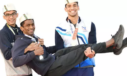 വെള്ളിത്തിങ്കൾ: നീ​ന്ത​ലി​ൽ സ​ജ​നും സൈ​ക്ലി​ങ്ങി​ൽ   അ​ദ്വൈ​തി​നും വെ​ള്ളി