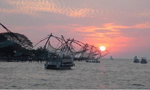 അമിത ഫീസ്-ബോട്ടുകൾ കൊച്ചി വിടുന്നു; ഹാർബർ പ്രതിസന്ധിയിൽ