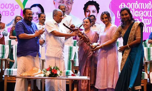 വരുന്ന ഒരു വര്‍ഷം കൊണ്ട് കാന്‍സര്‍ രോഗസാധ്യതയുള്ള മുഴുവന്‍ പേരേയും കണ്ടെത്തി ചികിത്സ ഉറപ്പാക്കും- മുഖ്യമന്ത്രി