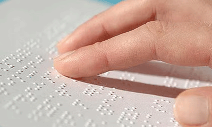 കാ​ഴ്ച​പ​രി​മി​ത​ർ​ക്കാ​യി ഭ​ര​ണ​ഘ​ട​ന​യു​ടെ ബ്രെ​യ്‍ൽ രൂ​പം പു​റ​ത്തി​റ​ക്കി