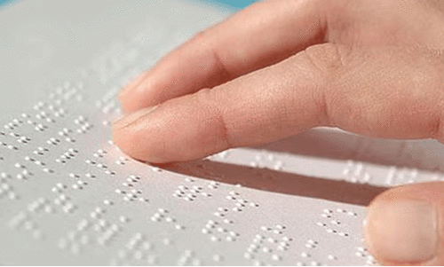 കാ​ഴ്ച​പ​രി​മി​ത​ർ​ക്കാ​യി ഭ​ര​ണ​ഘ​ട​ന​യു​ടെ ബ്രെ​യ്‍ൽ രൂ​പം പു​റ​ത്തി​റ​ക്കി