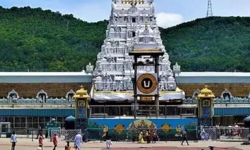 വിരമിക്കുകയോ, ​ട്രാൻസ്ഫർ വാങ്ങുകയോ ചെയ്യാം; അഹിന്ദുക്കളായ ജീവനക്കാർ വേണ്ടെന്ന് തിരുപ്പതി ക്ഷേത്രം