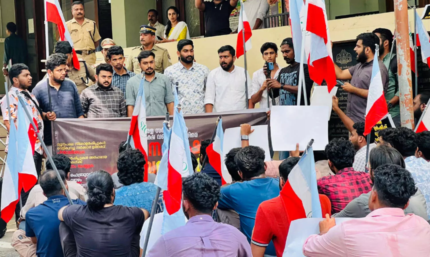 എസ്.ഐ.ഒ ന്യൂനപക്ഷ ഡയറക്ടറേറ്റ് മാർച്ചിൽ പ്രതിഷേധമിരമ്പി