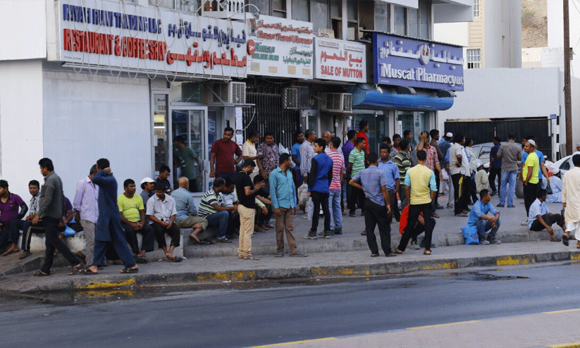 വ​ർ​ക്ക് പെ​ര്‍മി​റ്റ് കാ​ലാ​വ​ധി ക​ഴി​ഞ്ഞ പ്ര​വാ​സി​ക​ള്‍ക്ക് പി​ഴ​ക​ളി​ല്ലാ​തെ ക​രാ​ര്‍ പു​തു​ക്കാം