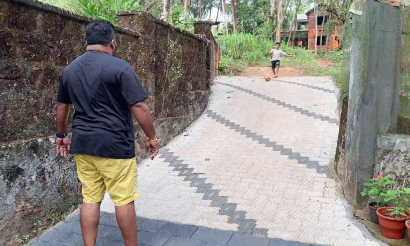 കളിക്കിടെ വീണു; നാ​ലു വ​യ​സ്സു​കാ​ര​ൻ വൈറൽ