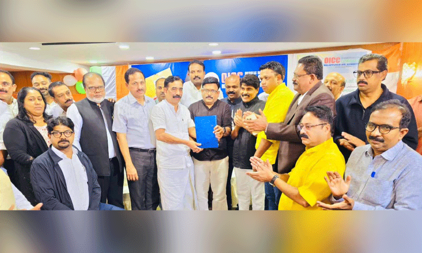 സ​ലീം ക​ള​ക്ക​ര റി​യാ​ദ് ഒ.​ഐ.​സി.​സി പ്ര​സി​ഡ​ന്റാ​യി ചു​മ​ത​ല​യേ​റ്റു