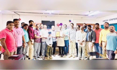 അ​ഗ​സ്​​റ്റി​ൻ ബാ​ബു​വി​ന് ഒ.​ഐ.​സി.​സി വെ​സ്​​റ്റേ​ൺ റീ​ജ​ന​ൽ ക​മ്മി​റ്റി യാ​ത്ര​യ​യ​പ്പ്