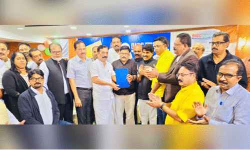 സ​ലീം ക​ള​ക്ക​ര റി​യാ​ദ് ഒ.​ഐ.​സി.​സി പ്ര​സി​ഡ​ന്റാ​യി ചു​മ​ത​ല​യേ​റ്റു