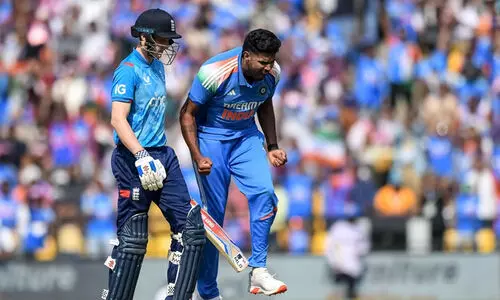 അരങ്ങേറ്റത്തിൽ മൂന്ന് വിക്കറ്റുമായി ഹർഷിദ് റാണ; ഇംഗ്ലണ്ടിനെതിരെ ഇന്ത്യക്ക് 249 റൺസ് വിജയലക്ഷ്യം