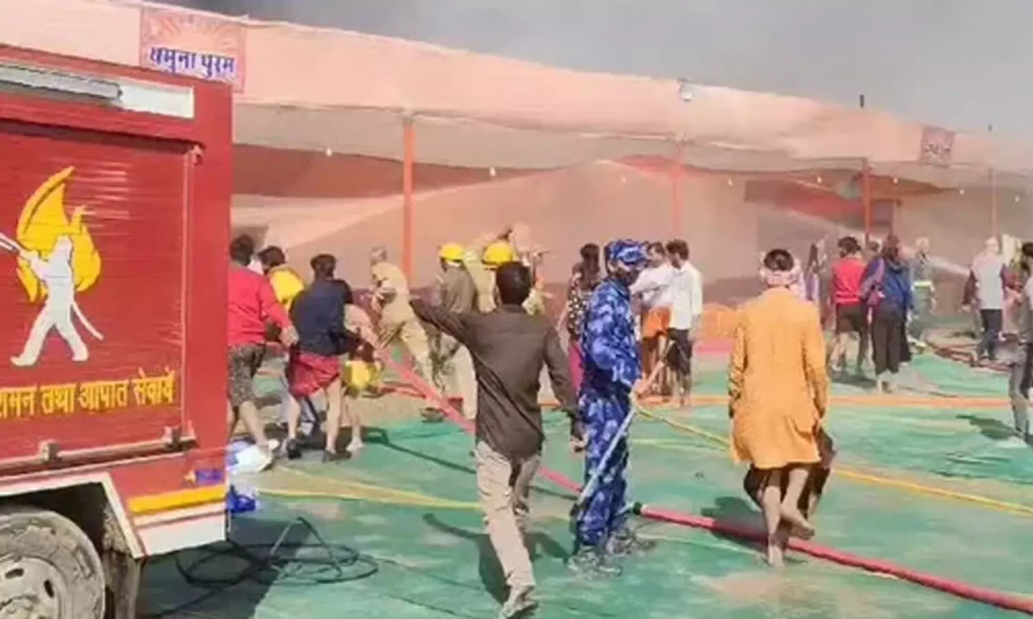 കുംഭമേളക്കിടെ വീണ്ടും തീപിടിത്തം; ഫയർ എൻജിനുകൾ സംഭവസ്ഥലത്ത്