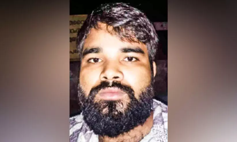 രണ്ടര കിലോ കഞ്ചാവുമായി അന്തർ സംസ്ഥാനക്കാരൻ പിടിയിൽ രണ്ടര കിലോ കഞ്ചാവുമായി അന്തർ സംസ്ഥാനക്കാരൻ പിടിയിൽ