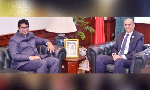 ഇ​ന്ത്യ​ൻ അം​ബാ​സ​ഡ​ർ ബ​ഹ്റൈ​ൻ നി​യ​മ​കാ​ര്യ മ​ന്ത്രി​യു​മാ​യി കൂ​ടി​ക്കാ​ഴ്ച ന​ട​ത്തി