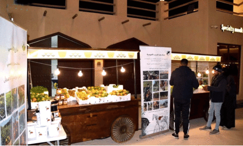 ഖ​ത്വീ​ഫി​ലെ കാ​ർ​ഷി​ക​മേ​ഖ​ല ഉ​ണ​രു​ന്നു; വി​വി​ധ കൃ​ഷി​ക​ളി​ൽ നി​ര​വ​ധി​പേ​ർ സ​ജീ​വ​മാ​കു​ന്നു