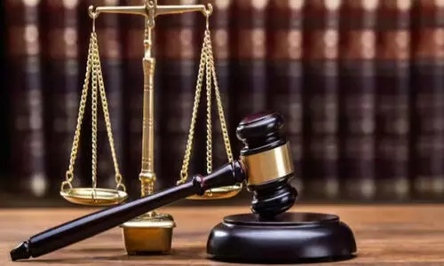 മാ​ന​ന​ഷ്ട​ക്കേ​സ് ഒ​ത്തു​തീ​ർ​ക്കാ​ൻ ഐ.​എ.​എ​സ്, ഐ.​പി.​എ​സ് വ​നി​ത​ക​ളോ​ട് കോ​ട​തി