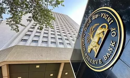 റിപ്പോ നിരക്ക് 0.25 ശതമാനം കുറച്ച് റിസർവ് ബാങ്ക്; പലിശഭാരം കുറയും, ഇടത്തരക്കാർക്ക് ആശ്വാസം റിപ്പോ നിരക്ക് 0.25 ശതമാനം കുറച്ച് റിസർവ് ബാങ്ക്; പലിശഭാരം കുറയും, ഇടത്തരക്കാർക്ക് ആശ്വാസം