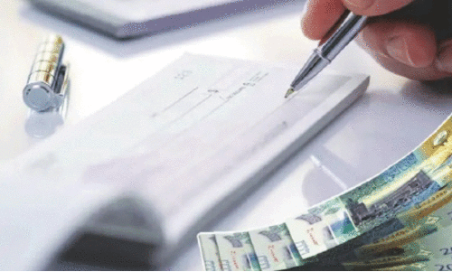 ചെ​ക്ക് ഇ​ട​പാ​ട് നാ​ലു​വ​ർ​ഷ​ത്തെ കു​റ​ഞ്ഞ നി​ല​യി​ൽ