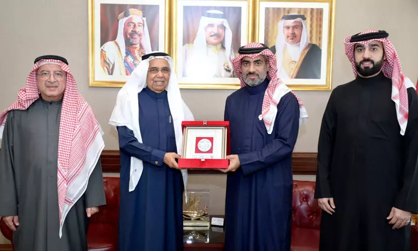 ഖുർആൻ പാരായണ മത്സരം: അൽ നൂർ ഇന്റർനാഷനൽ സ്കൂളിന് ബഹ്റൈൻ ഇസ്ലാമിക കാര്യ മന്ത്രാലയത്തിന്റെ ആദരം ഖുർആൻ പാരായണ മത്സരം: അൽ നൂർ ഇന്റർനാഷനൽ സ്കൂളിന് ബഹ്റൈൻ ഇസ്ലാമിക കാര്യ മന്ത്രാലയത്തിന്റെ ആദരം