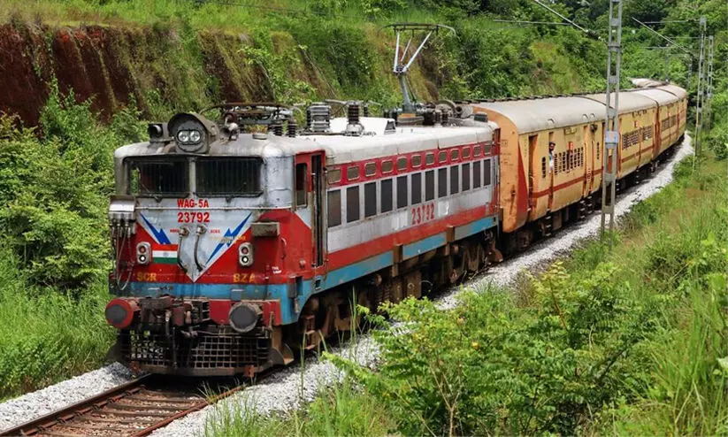 നൂതന കോച്ചുകളുമായി മത്സ്യഗന്ധ എക്സ്പ്രസ് 17ന് നൂതന കോച്ചുകളുമായി മത്സ്യഗന്ധ എക്സ്പ്രസ് 17ന്