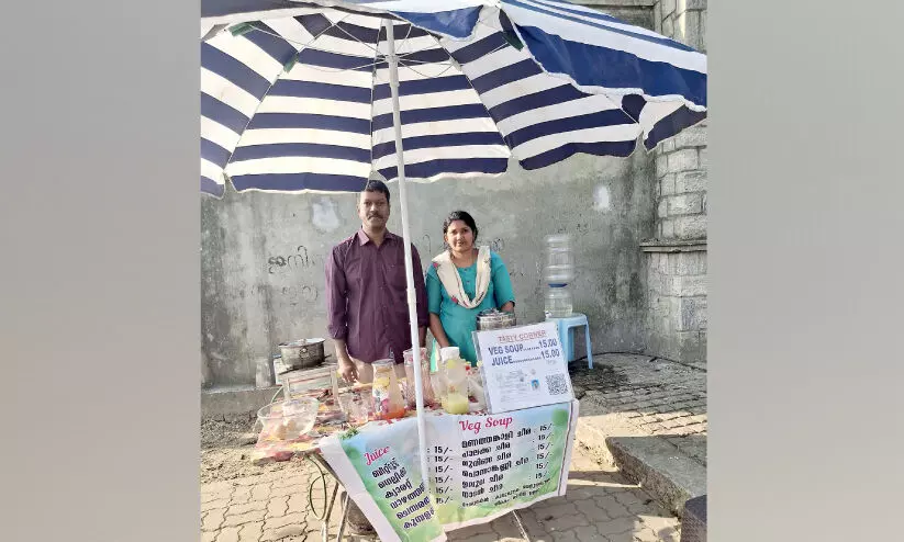 പ്ര​ഭാ​ത സ​വാ​രി​ക്കാ​ർ​ക്ക് ജ്യൂ​സും സൂ​പ്പും; ഉ​ണ്ണി​കൃ​ഷ്ണ​ൻ കൃ​താ​ർ​ഥ​നാ​ണ്