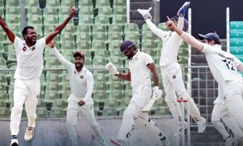 രഞ്ജി ക്വാർട്ടറിൽ കേരളത്തിന് ബാറ്റിങ് തകർച്ച; ഒമ്പത് വിക്കറ്റിന് 200; കശ്മീരിന്റെ സ്കോറിനേക്കാൾ 80 റൺസ് പിറകിൽ രഞ്ജി ക്വാർട്ടറിൽ കേരളത്തിന് ബാറ്റിങ് തകർച്ച; ഒമ്പത് വിക്കറ്റിന് 200; കശ്മീരിന്റെ സ്കോറിനേക്കാൾ 80 റൺസ് പിറകിൽ