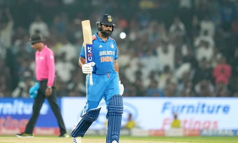 വിമർശകർക്ക് ഇതിലും നല്ല മറുപടിയില്ല! രോഹിത്തിന് വെടിക്കെട്ട് അർധ സെഞ്ച്വറി (32 പന്തിൽ 52*); ഇന്ത്യ മികച്ച നിലയിൽ