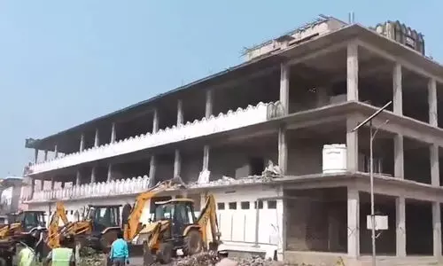 ഉത്തർപ്രദേശിൽ പള്ളി പൊളിച്ചുനീക്കി; നടപടി സ്റ്റേ ഉത്തരവിന്റെ കാലാവധി അവസാനിച്ചതിനു പിന്നാലെ ഉത്തർപ്രദേശിൽ പള്ളി പൊളിച്ചുനീക്കി; നടപടി സ്റ്റേ ഉത്തരവിന്റെ കാലാവധി അവസാനിച്ചതിനു പിന്നാലെ