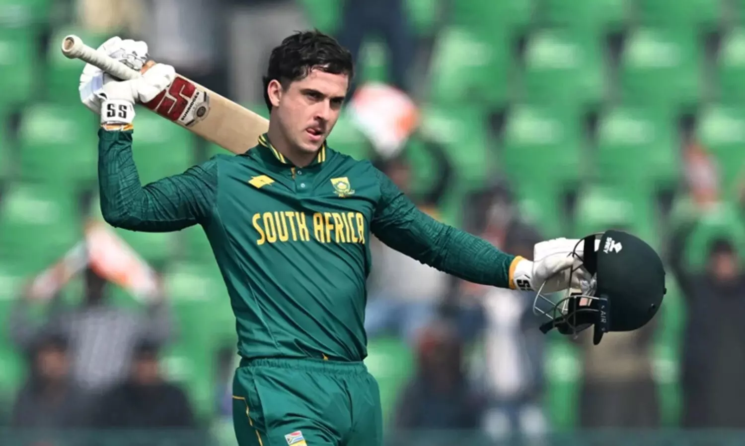 ചരിത്രപ്പിറവിയോടെ അവതരിച്ച് മാത്യു ബ്രീറ്റ്‌സ്‌കെ; അടിച്ചുകൂട്ടിയത് ഏകദിനത്തിൽ അരങ്ങേറ്റക്കാരന്റെ ഉയർന്ന സ്കോർ