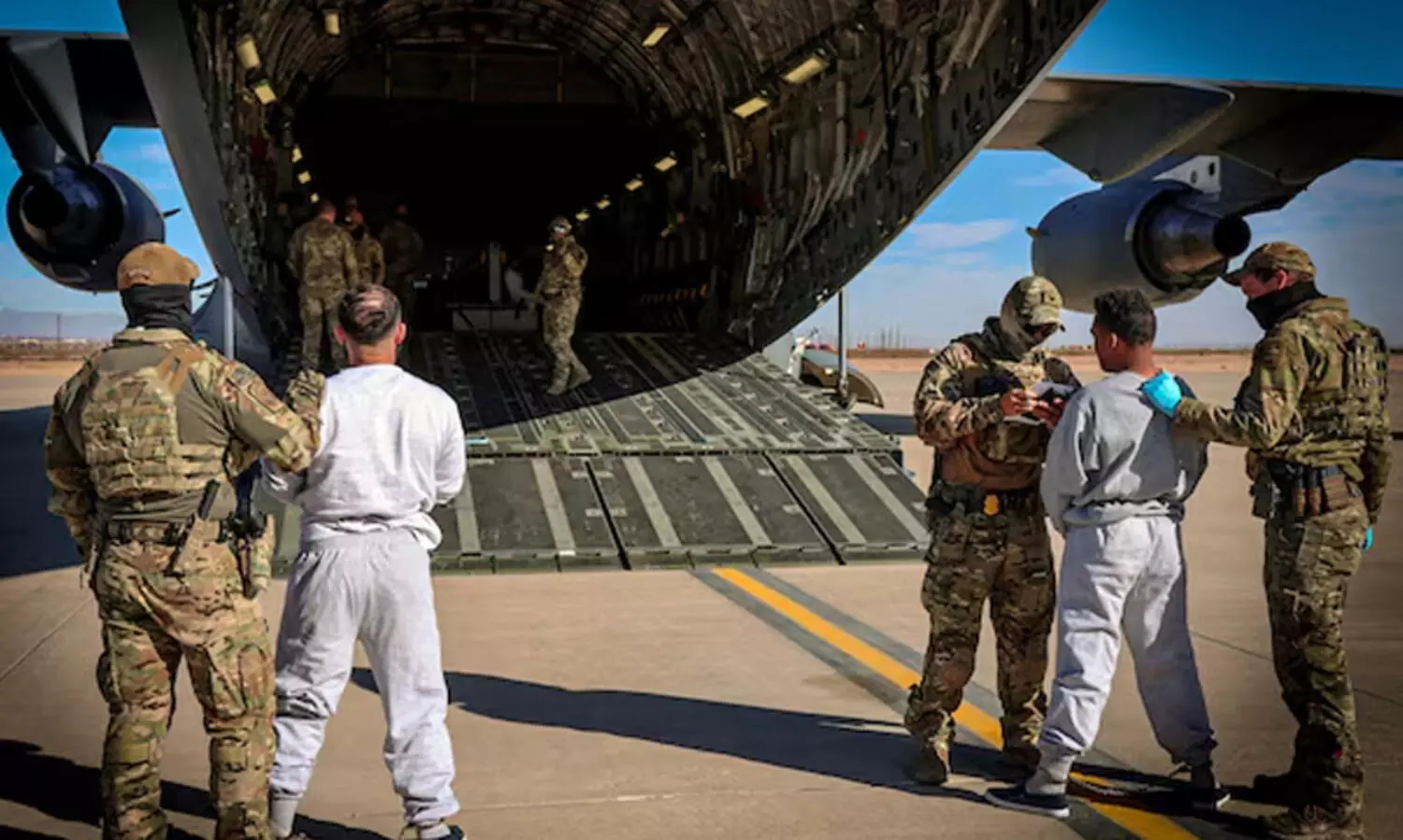ട്രംപിന് തിരിച്ചടി; കുടിയേറ്റക്കാരെ ഗ്വാണ്ടനാമോയിലേക്ക് മാറ്റുന്നത്   കോടതി തടഞ്ഞു