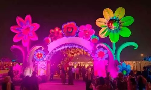 അ​ൽ​ ഐ​ൻ പു​ഷ്പ​മേ​ള​ക്ക് വ​ർ​ണാ​ഭ​ തു​ട​ക്കം