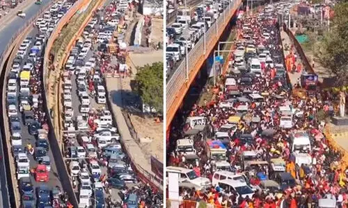 കുംഭമേളയിൽ ലോകത്തിലെ ഏറ്റവും വലിയ ട്രാഫിക് ജാം; 300 കി.മീറ്റർ ദൂരത്തിൽ വാഹനങ്ങൾ കുടുങ്ങി; രണ്ടുദിവസം കൊണ്ട് പരിഹരിക്കുമെന്ന് പൊലീസ്