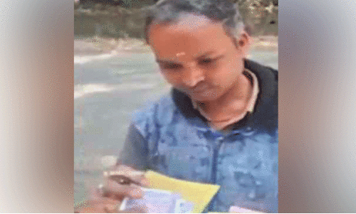 വ്യൂ ​പോ​യ​ന്റു​ക​ളി​ൽ അ​ന​ധി​കൃ​ത പ​ണ​പ്പി​രി​വെ​ന്ന് പ​രാ​തി