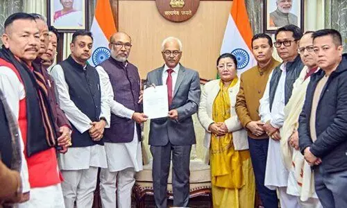 മണിപ്പൂർ മുഖ്യമന്ത്രിക്കായി തിരക്കിട്ട ചർച്ച; തീരുമാനമായില്ല