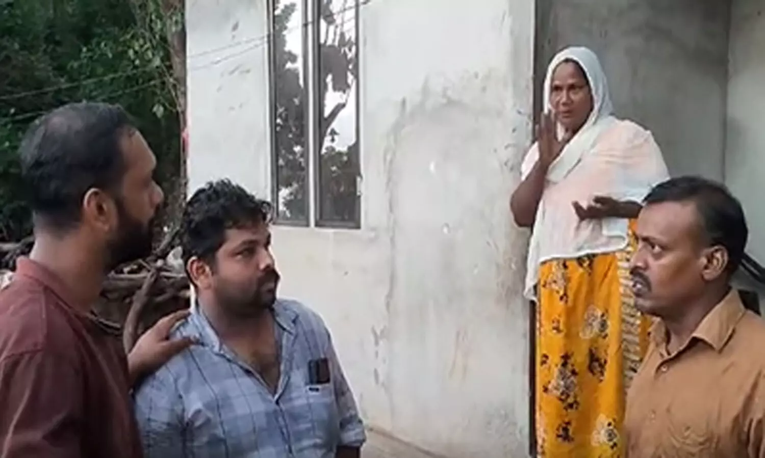 അന്ന് വീട്ടുമുറ്റത്ത് പുലിയുടെ മുന്നിൽ നിന്ന് രക്ഷപ്പെട്ടു, ഇന്നലെ കാട്ടാനക്ക് മുന്നിൽ ജീവൻ പൊലിഞ്ഞു; സോഫിയ ഒരു വർഷം മുൻപേ പറഞ്ഞു, ഈ ദുരിത ജീവിതത്തെ കുറിച്ച് -നൊമ്പരമായി വിഡിയോ