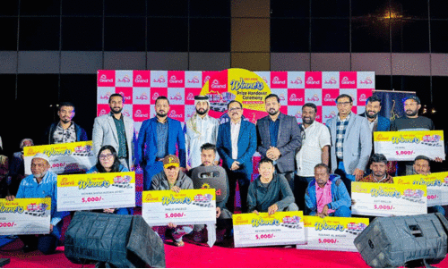 ഗ്രാ​ൻ​ഡ് മാ​ൾ ന്യൂ ​ഇ​യ​ർ മെ​ഗാ പ്ര​മോ​ഷ​ൻ സ​മ്മാ​ന​ങ്ങ​ൾ വി​ത​ര​ണം ചെ​യ്തു