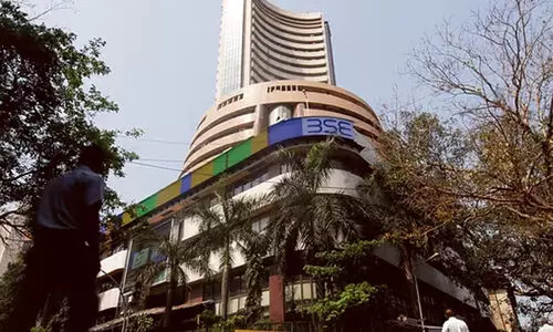 നിക്ഷേപകരുടെ ഒരു ദിവസത്തെ നഷ്ടം 10 ലക്ഷം കോടി; ​സെൻസെക്സിലും നിഫ്റ്റിയിലും വൻ തകർച്ച