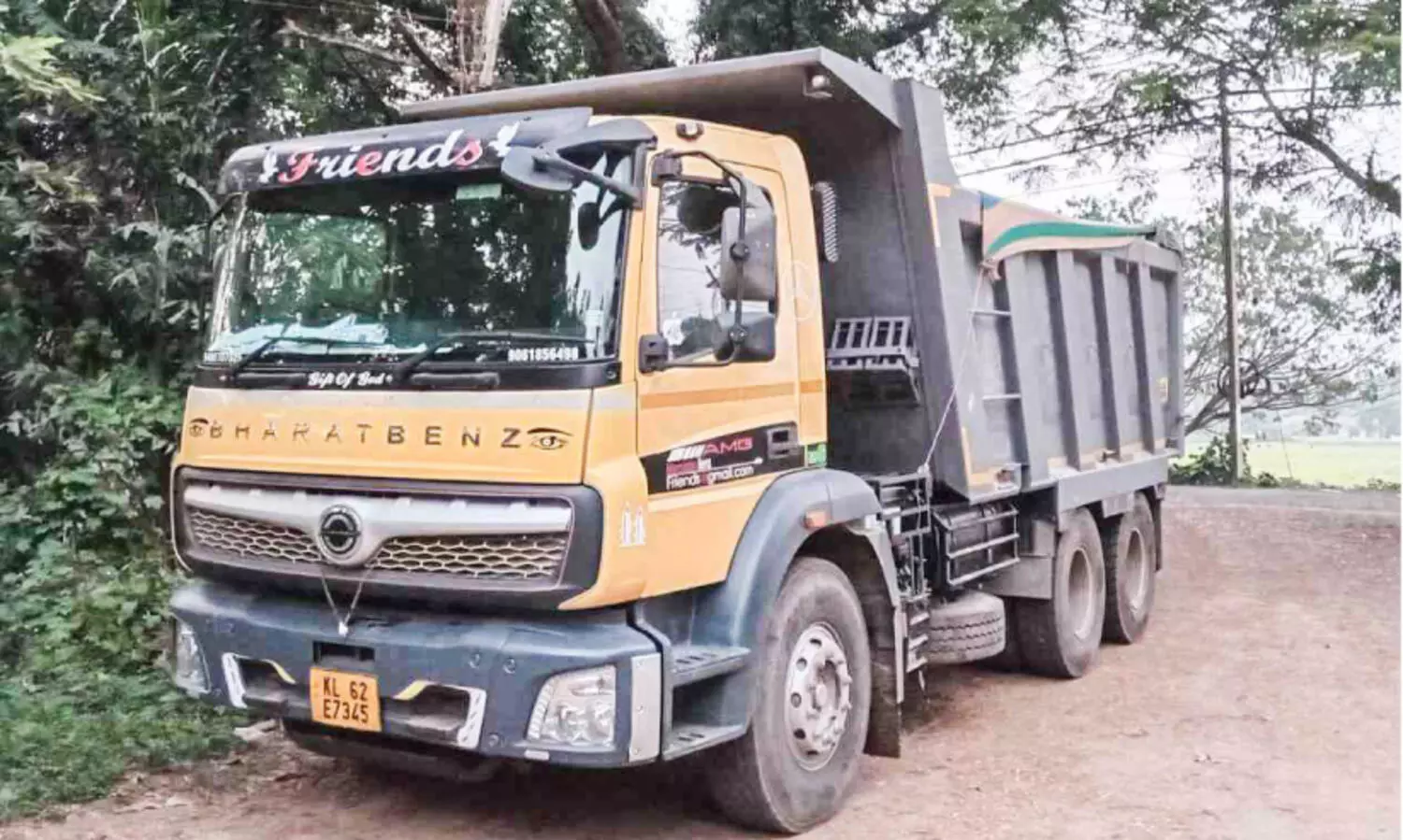 അ​ന​ധി​കൃ​ത​ മെ​റ്റ​ൽ ക​ട​ത്ത്​; ടോറസ് ലോറി പിടികൂടി