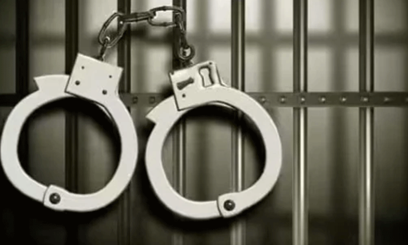 വാടക്കല് കൊലപാതകം; വെളിച്ചം പകര്ന്നത് കെ.എസ്.ഇ.ബി വാടക്കല് കൊലപാതകം; വെളിച്ചം പകര്ന്നത് കെ.എസ്.ഇ.ബി