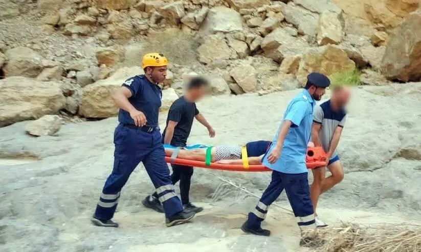 ഹൈക്കിങ്ങിനിടെ വീണ് പരിക്ക് ഹൈക്കിങ്ങിനിടെ വീണ് പരിക്ക്