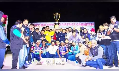 മ​ല​പ്പു​റം ജി​ല്ല ഒ.​ഐ.​സി.​സി സൂ​പ്പർ ലീ​ഗ് ക്രി​ക്ക​റ്റ് മ​ത്സ​രം