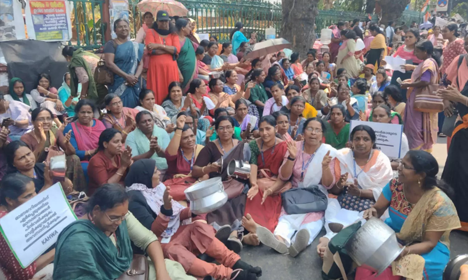 ആശാവർക്കർമാരുടെ സമരത്തിന് പിന്തുണയേറുന്നു