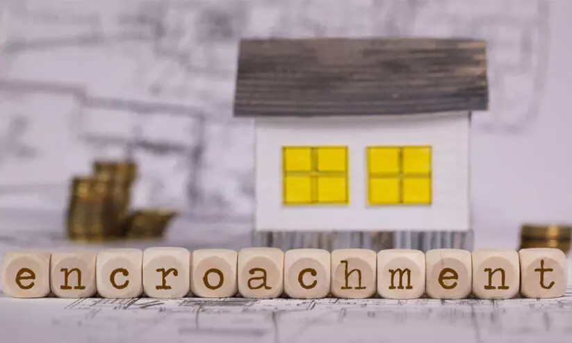 ഉന്നതർ ഇടപെട്ടു; അനധികൃത കൈയേറ്റം ഒഴിപ്പിക്കൽ അവസാന നിമിഷം മാറ്റി ഉന്നതർ ഇടപെട്ടു; അനധികൃത കൈയേറ്റം ഒഴിപ്പിക്കൽ അവസാന നിമിഷം മാറ്റി