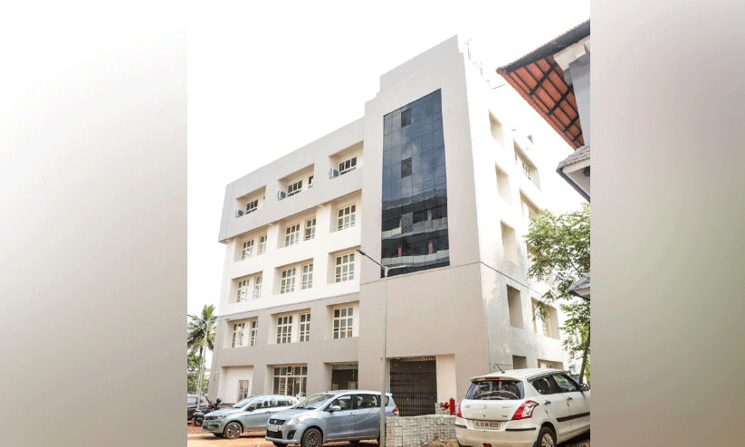 മുഖ്യമന്ത്രിയുടെ തീയതി കിട്ടുമോ: ആശങ്കയിൽ അധികൃതർ... മുഖ്യമന്ത്രിയുടെ തീയതി കിട്ടുമോ: ആശങ്കയിൽ അധികൃതർ...