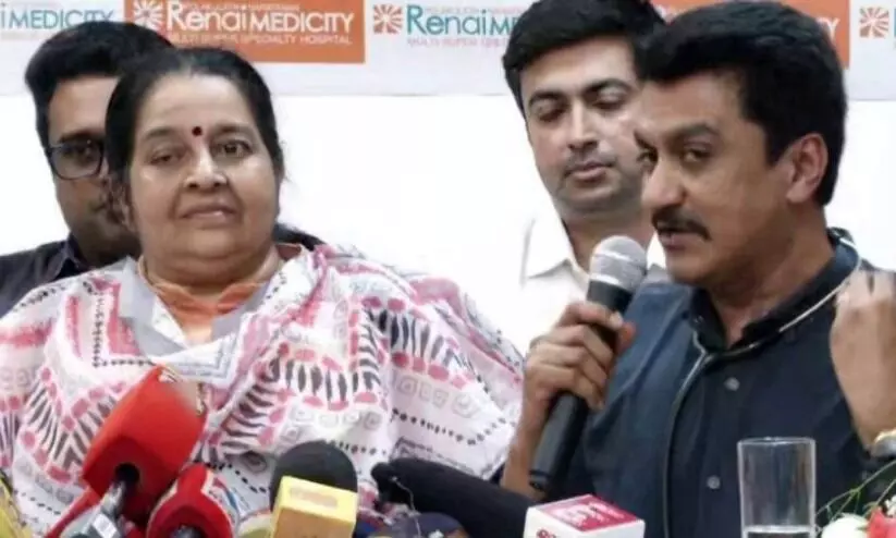 ‘ഇത്രയല്ലേ സംഭവിച്ചുള്ളൂ, പി.ടി. ദൈവത്തോടൊപ്പം ചേർന്നുനിന്ന് കാത്തതാവാം’; മാധ്യമങ്ങളോട് ഉമ തോമസ് ‘ഇത്രയല്ലേ സംഭവിച്ചുള്ളൂ, പി.ടി. ദൈവത്തോടൊപ്പം ചേർന്നുനിന്ന് കാത്തതാവാം’; മാധ്യമങ്ങളോട് ഉമ തോമസ്