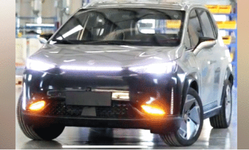 ഒ​മാ​ൻ നി​ർ​മി​ത ഇ​ല​ക്ട്രി​ക് കാ​റു​ക​ളു​ടെ വി​ത​ര​ണം തു​ട​ങ്ങി