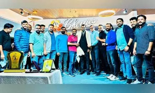 യൂ​സു​ഫ് കാ​ക്ക​ഞ്ചേ​രി​ക്ക് റി​യാ​ദ് ടാ​ക്കീസി​​ന്റെ സ്നേ​ഹാ​ദ​ര​വ്